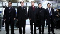 Para pejabat Korea Selatan dan Korea Utara yang hadir. 