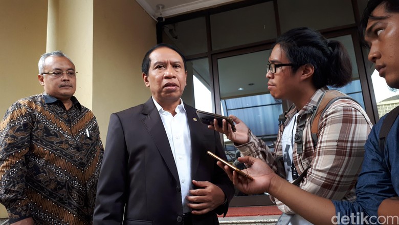 Ketua Komisi II Tolak Bongkar Jenazah KPPS: BPN Politisasi Orang Wafat Ketua Komisi II Tolak Bongkar Jenazah KPPS: BPN Politisasi Orang Wafat