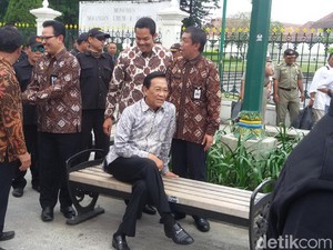 Saat Buruh Memohon Raja Yogya Nasihati Gubernur DIY Terkait Penetapan UMP