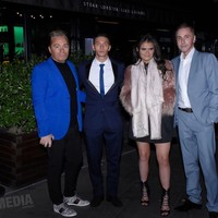 Saffron dan saudara kembarnya, Aspen, adalah anak pertama yang terdaftar memiliki dua ayah dan tidak memiliki ibu. Tony dan Barrie adalah pasangan gay yang menjadi ayah dan memiliki anak melalui program sewa rahim. Foto: Instagram