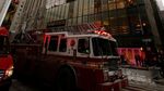Foto: Aksi Pemadam Saat Trump Tower Kebakaran