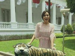 Deretan Patung Kocak yang Bikin Netizen Terpingkal