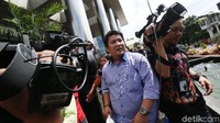 Hilman Mattauch keluar gedung KPK usai menjalani pemeriksaan, Selasa (9/1/2018).
