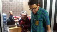 Pria gaek ini sudah ditangkap polisi. 