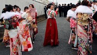 Hari Kedewasaan di Jepang dirayakan setiap minggu kedua setiap bulan Januari. REUTERS/Kim Kyung-Hoon.