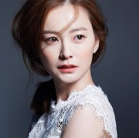 Riasan natural ala Jung Yu Mi yang menonjolkan kulit mulusnya yang bak porselen. Foto: Istimewa