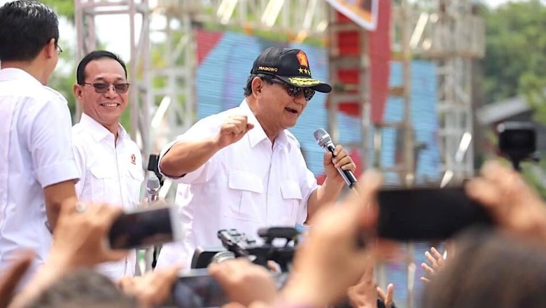 Canda Prabowo Sulit Kontrol Fadli Zon yang Penuh Kontroversi Canda Prabowo Sulit Kontrol Fadli Zon yang Penuh Kontroversi