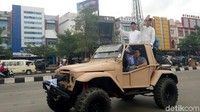 Pilgub Sumatera Selatan - Pasangan cagub dan cawagub Ishak Mekki dan Yudha Mahyuddin mendaftar ke KPUD Sumsel. (Foto: Raja Adil/detikcom)
