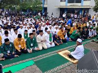 RINDU Bawa Pesan Orang Tua Daftar ke KPU Jabar