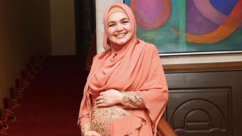 Kaki Siti Nurhaliza Bengkak Saat Hamil, Bunda Juga Mengalami?/ Foto: Instagram Kaki Siti Nurhaliza Bengkak Saat Hamil, Bunda Juga Mengalami?/ Foto: Instagram