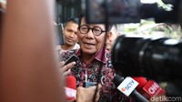 Dalam surat dakwaan Setya Novanto yang dibacakan di Pengadilan Tipikor, Rabu (13/12), Jafar disebut menerima USD 100 ribu.