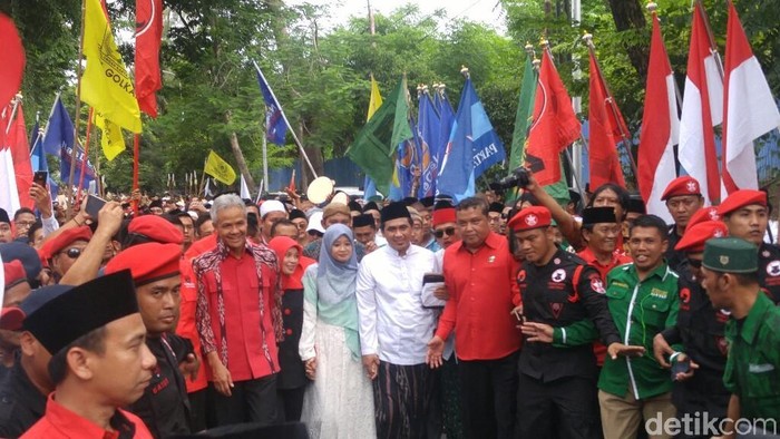 Ganjar-Yasin Daftar Pilgub Jateng Hari Ini Tanpa Tiket dari Golkar