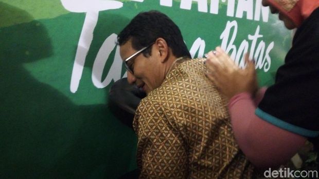 Hadiri Festival Blok M, Sandi: Sambutannya Via WA Saja Ya!