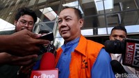Syafruddin Arsyad Temenggung usai diperiksa di gedung KPK, Jakarta, Selasa (9/1/2018).