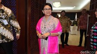 Retno saat tiba di lokasi acara.