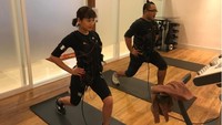 Selain itu, Haruka rutin melakukan fitnes di pusat kebugaran. Nampaknya, ia sangat memerhatikan kebugaran tubuhnya. Foto: Instagram/@haruuuu_chan