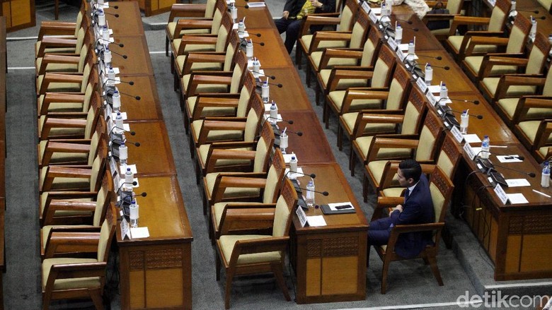 Rapat Paripurna Pengesahan RUU MD3, 349 Anggota DPR Absen Rapat Paripurna Pengesahan RUU MD3, 349 Anggota DPR Absen