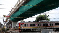Flyover tersebut terbentang sejauh 391 meter.