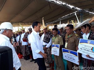 Jokowi: Sudah Ada 74 Embung di Pulau Rote, Semoga Padi Melimpah