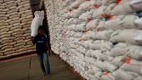 Diketahui, pada Oktober-Desember 2017 beras yang digelontorkan untuk OP CBP sebesar 53.241 ton.