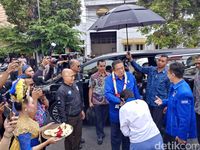 Nurul Ariifin menyambut SBY