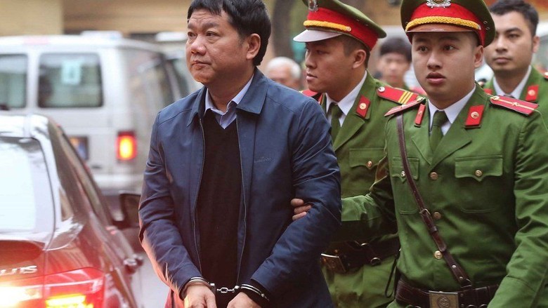 Puluhan Pejabat Senior Partai dan Perusahaan Negara Vietnam Diadili Puluhan Pejabat Senior Partai dan Perusahaan Negara Vietnam Diadili