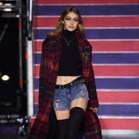 Gaya tumpuk baju juga menjadi look yang menarik perhatian pengguna Pinterest. Pencarian untuk tren ini meningkat hingga 102 persen. Gaya tumpuk memang paling tepat menjelaskan selera personal kamu. Foto: Getty Images