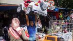 Akan Digusur, Pasar Gembrong Masih Ramai