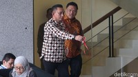 Menurut Olly, tidak ada masalah dalam proses anggaran proyek e-KTP di Komisi II DPR. Apalagi program proyek e-KTP dari pemerintah, sehingga DPR hanya menjalankannya.