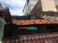 Penampakan rumah di Duren Sawit yang terbakar
