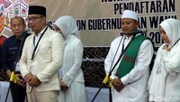 Emil mengatakan setelah pendaftaran pihaknya bersama Uu dan partai pengusung akan bekerja keras untuk memenangkan pesta demokrasi lima tahunan ini. Dia juga mengajak semua pasangan calon untuk melakukan kampanye yang baik.