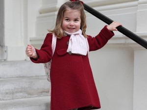 Di Hari Pertama Masuk Play Group, Putri Charlotte Happy Banget