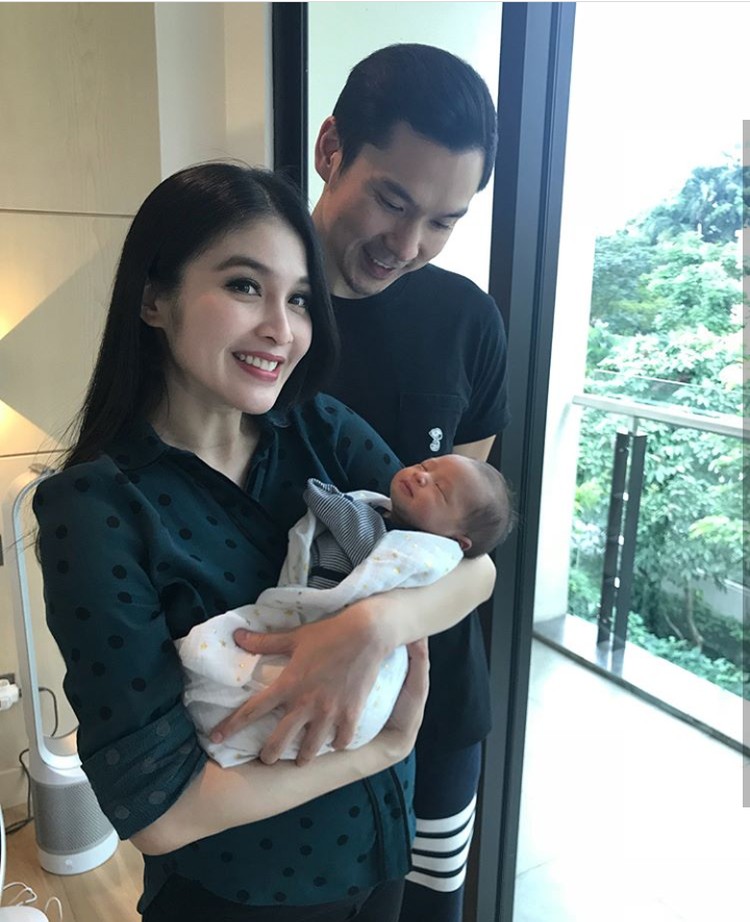 Baby RM, Anak Sandra Dewi Ini Memang Ganteng Sejak Lahir