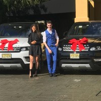 Ini adalah ketika Saffron dan saudaranya mendapatkan hadiah mobil mewah dari sang ayah. Foto: Instagram