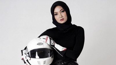 Foto: Gaya Simpel Diandra Gautama, Pembalap Cantik yang Kini Berhijab