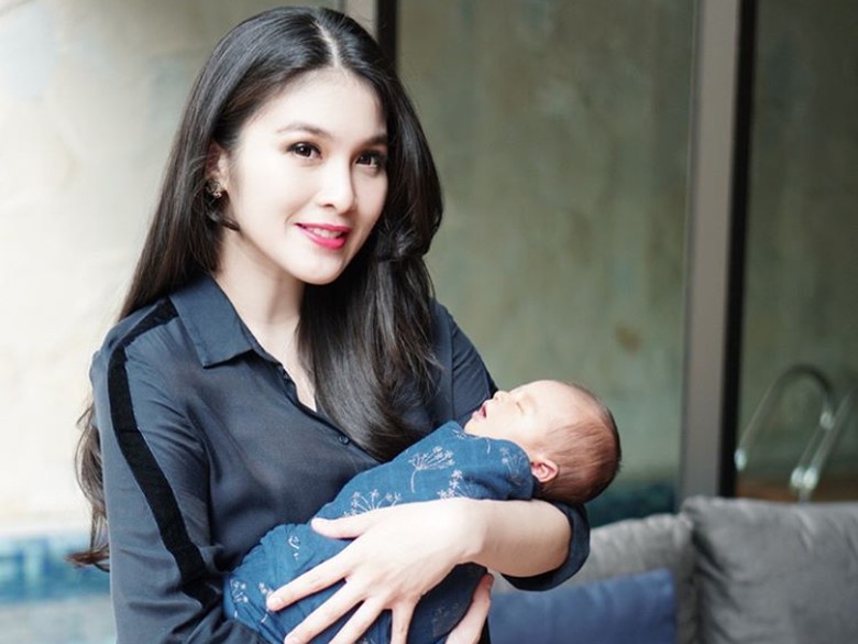 Kata Sandra Dewi ke Netizen yang Sebut Istri Sendiri Kayak Gajah Kata Sandra Dewi ke Netizen yang Sebut Istri Sendiri Kayak Gajah