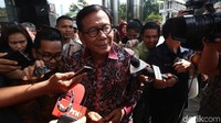 Jafar hanya sedikit berkomentar saat ditanya pemeriksaan hari ini. Dia mengaku pemeriksaan hari ini hanya melanjutkan penjelasan sebelumnya kepada penyidik KPK.
