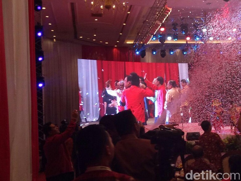 Saat Jokowi, Mega, hingga JK Joget Maumere di HUT PDIP Saat Jokowi, Mega, hingga JK Joget Maumere di HUT PDIP