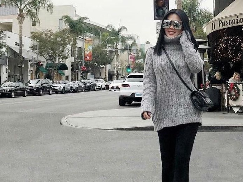 Sindir Seseorang Belum Balikin Baju, Syahrini Lagi Kenapa Sih? Sindir Seseorang Belum Balikin Baju, Syahrini Lagi Kenapa Sih?