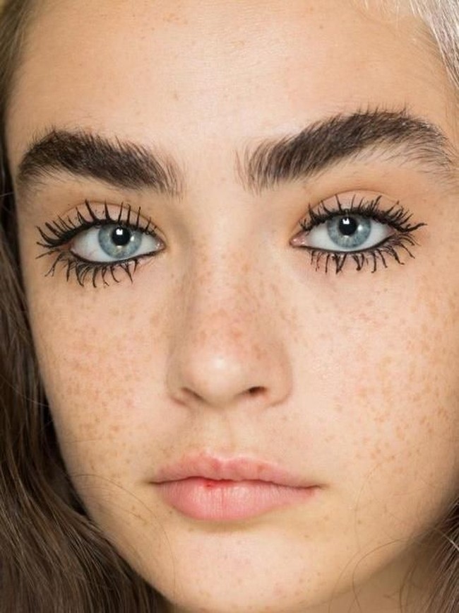 Menurut data Pinterest, bulu mata lebat dan lentik paling banyak dicari. Sudah saatnya investasi maskara terbaik untuk mendapatkan bulu mata cetar.  Foto: Istimewa