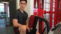 Pasalnya tubuh putra Venna Melinda ini terlihat begitu sempurna meski usianya baru 21 tahun. Foto: Instagram @bramastavrl
