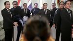 Ketika Sosok PM Thailand Berubah Jadi Replika Karton