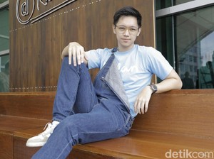 Brandon Salim Tak Kesulitan Perankan Cowok Posesif di Dilan 1990