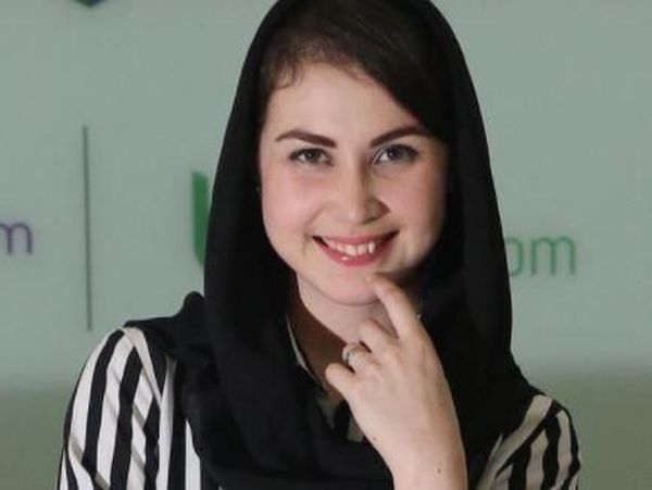 Seperti Eza Gionino, Mereka Pernah Bertikai dengan Ibunda