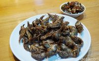 Huah Ditonjok Ayam Goreng Rawit dan Sambal Domba Racikan Huah Ditonjok Ayam Goreng Rawit dan Sambal Domba Racikan