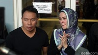 Bahkan Angel disebut mendaftarkan perceraian mereka pada hari ini, Rabu (19/9). Pool/Noel/detikFoto.