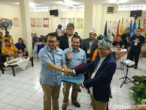 Yossi-Aries Janji Naikkan Honor RT RW Minimal Rp 2 Juta Per Bulan