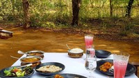 This is it! Masakan Raisa dan Hamish siap disantap. Dilengkapi dengan minuman segar berwarna merah muda. Nyam! Foto: Instagramhamishdw