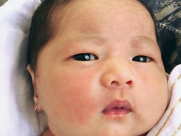 Pipi Chubby Gaia Yudhoyono yang Bikin Gemas Maksimal Pipi Chubby Gaia Yudhoyono yang Bikin Gemas Maksimal