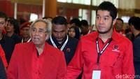 Politisi senior PDIP Sabam Sirait juga hadir.